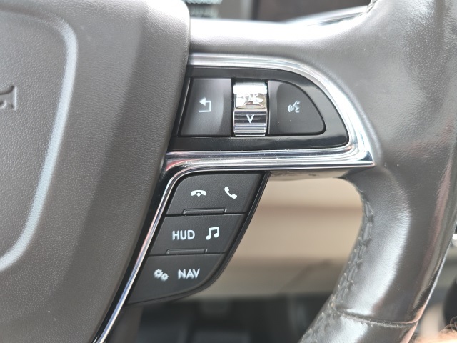 2019 Lincoln Navigator L Reserve photo 22