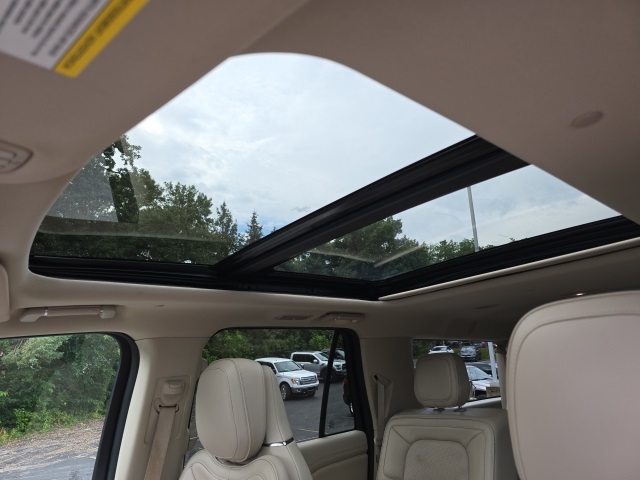 2019 Lincoln Navigator L Reserve photo 27