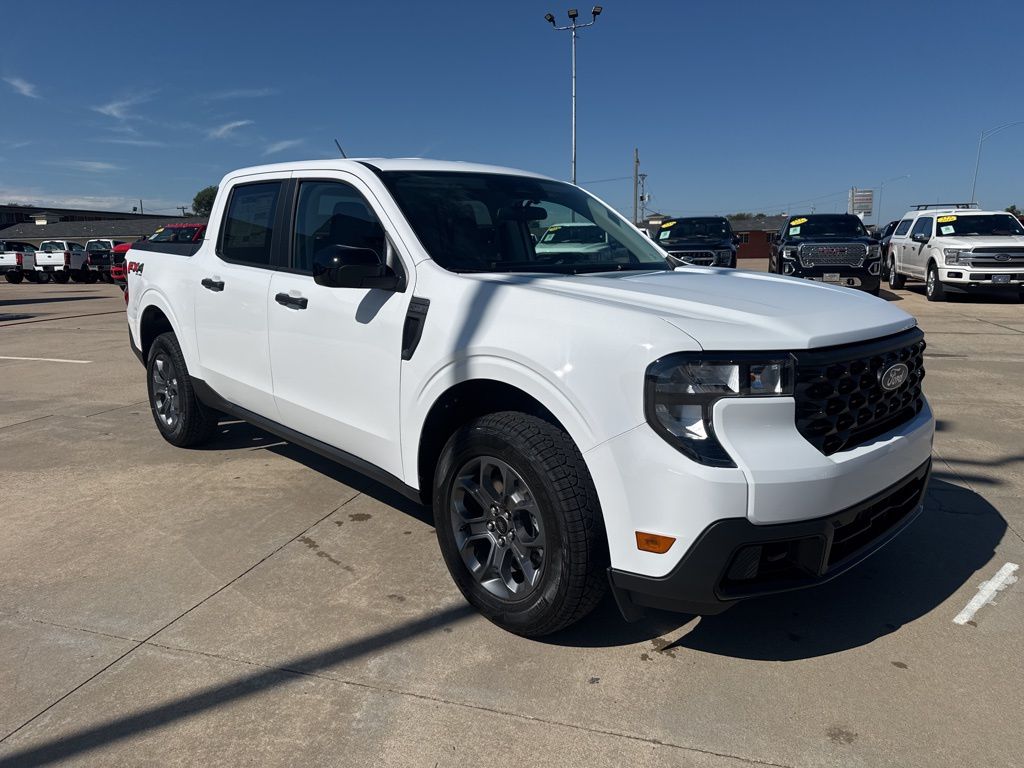 2025 Ford Maverick XLT photo 2
