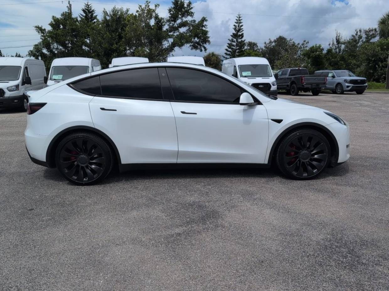 Used 2022 Tesla Model Y Performance with VIN 7SAYGDEF4NF450071 for sale in Kansas City