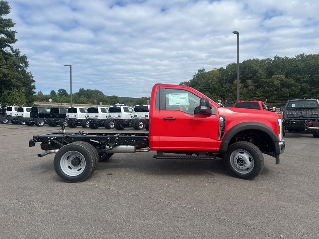 2026 Ford F-550 photo 3