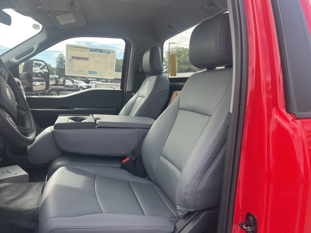 2026 Ford F-550 photo 10
