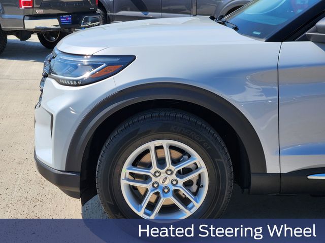 2025 Ford Explorer photo 3