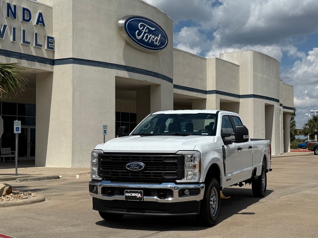 2026 Ford F-250 photo 2