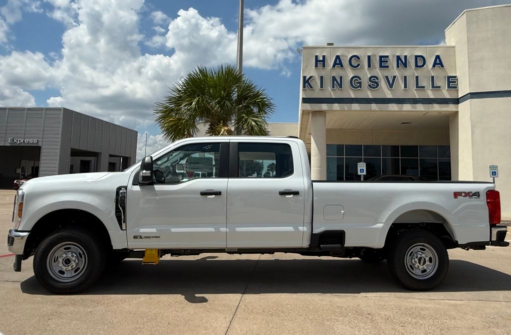 2026 Ford F-250 photo 3