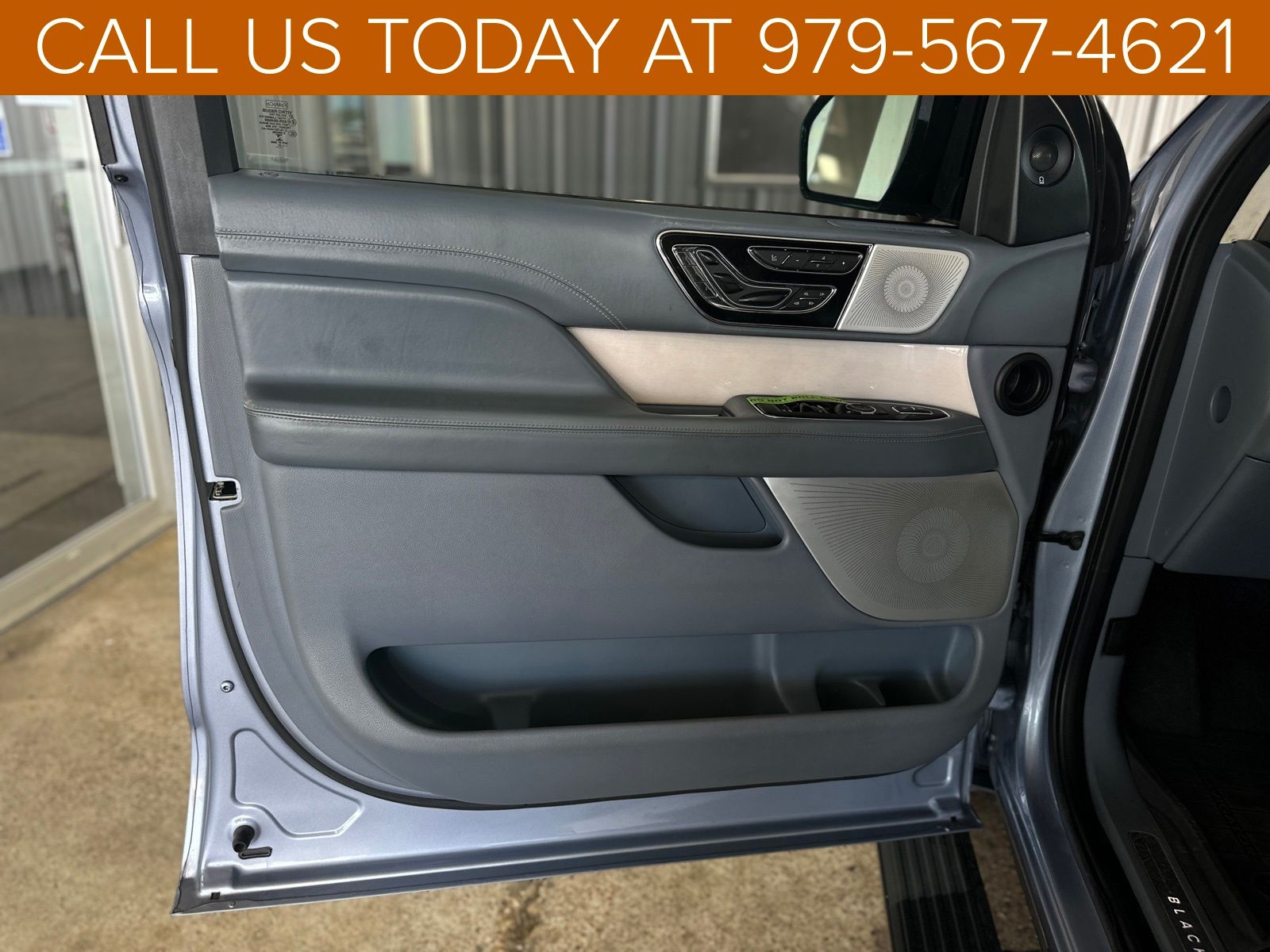 2021 Lincoln Navigator Black Label photo 16