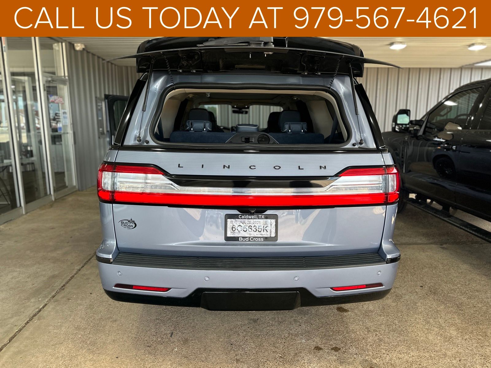 2021 Lincoln Navigator Black Label photo 25