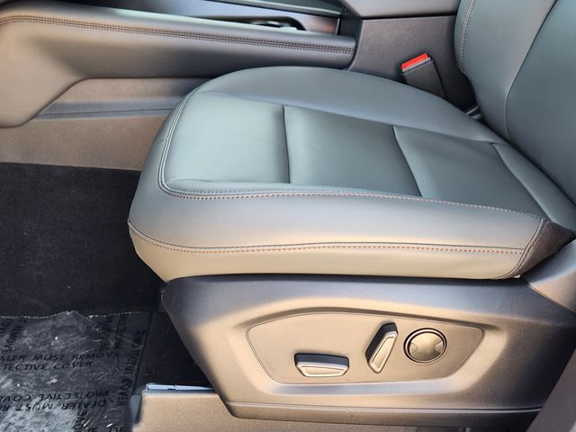 2025 Ford Explorer photo 14