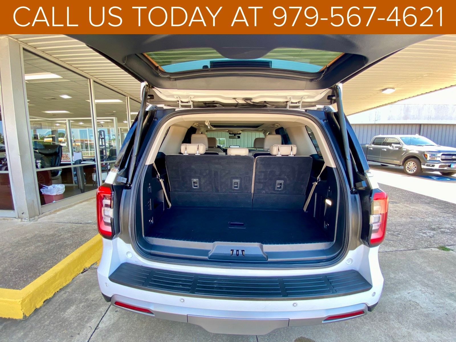 2022 Ford Expedition Limited photo 26
