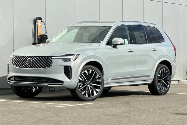 2026 Volvo XC90 B5 Plus