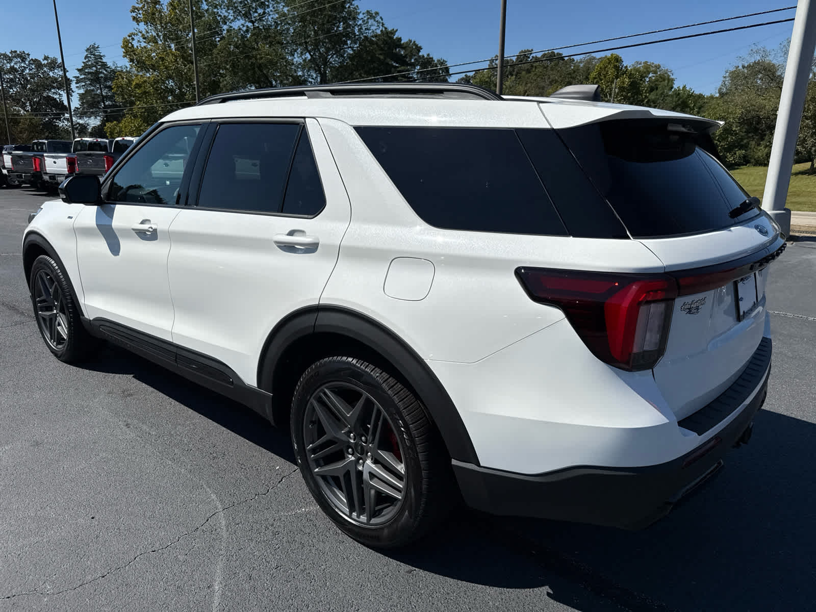 2025 Ford Explorer ST-Line photo 3