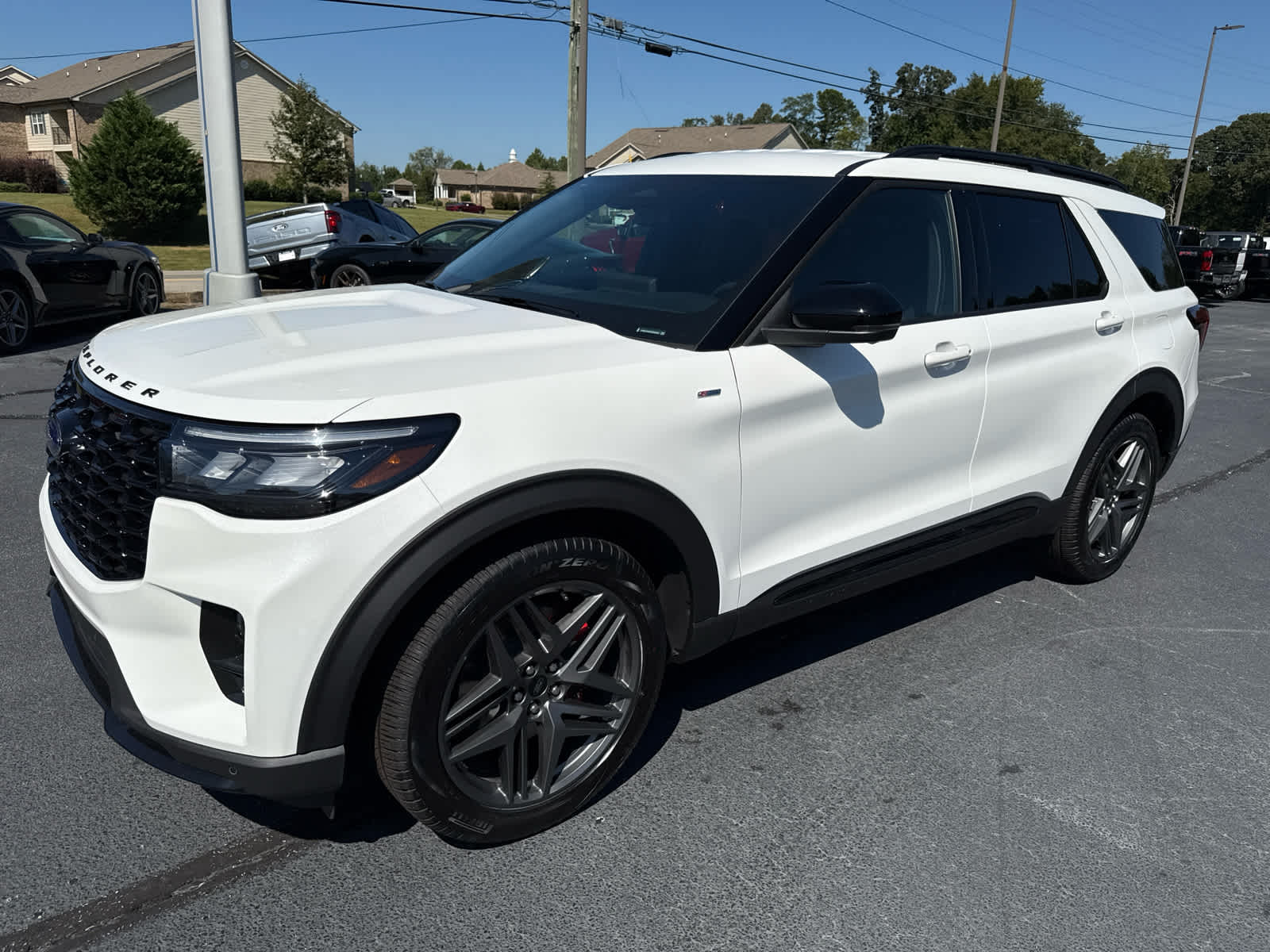 2025 Ford Explorer ST-Line photo 4