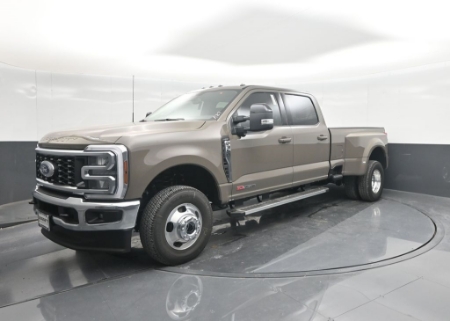 2026 Ford Super Duty F-350 DRW LARIAT