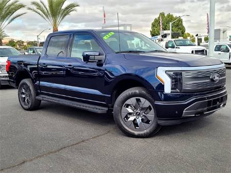 2025 Ford F-150 Lightning LARIAT