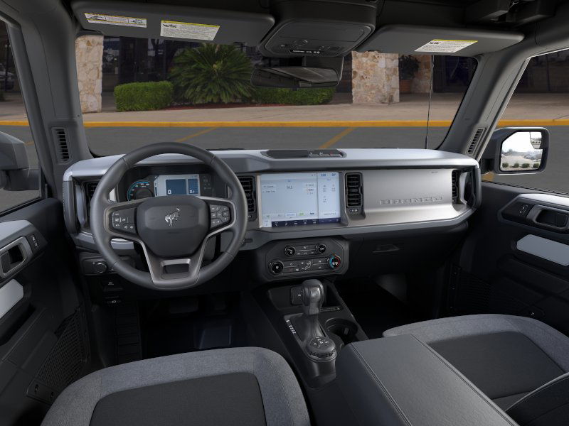 2025 Ford Bronco Base photo 8