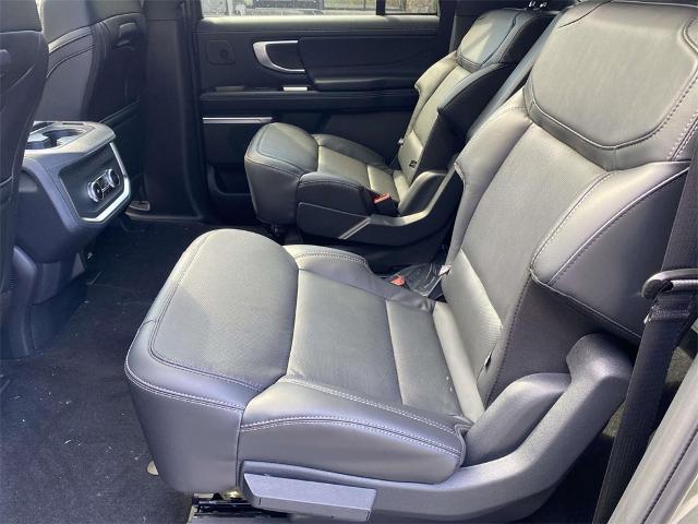 2025 Ford Expedition MAX Platinum photo 10