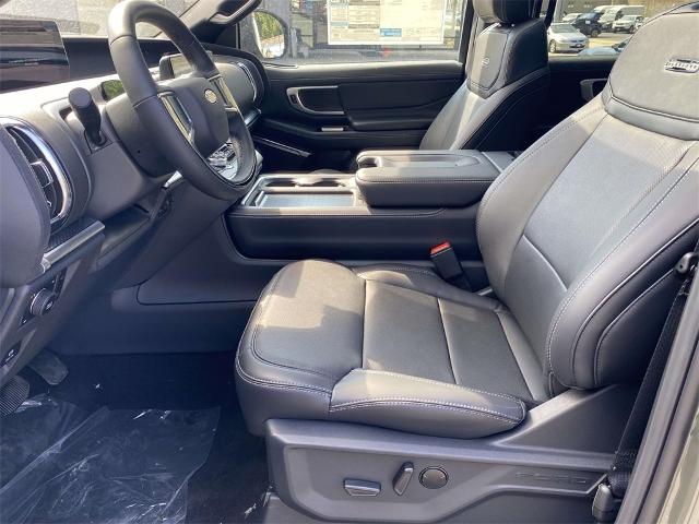 2025 Ford Expedition MAX Platinum photo 12