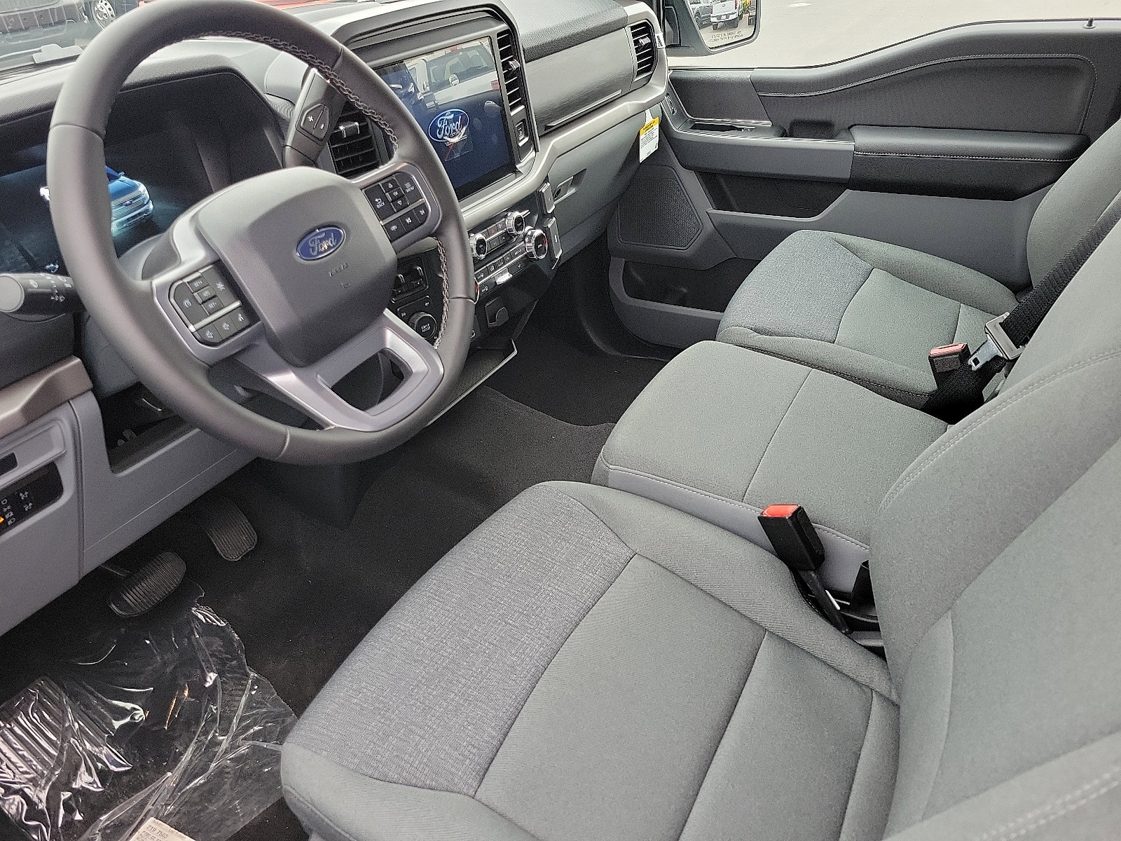 2025 Ford F-150 XLT photo 3