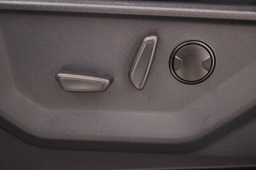 2025 Ford F-150 XLT photo 8
