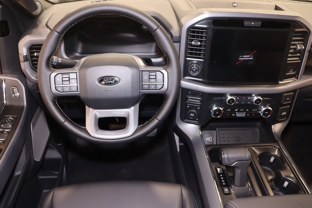 2025 Ford F-150 XLT photo 13
