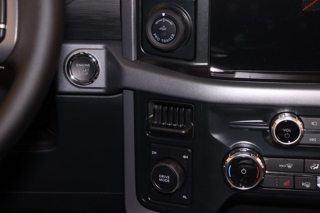 2025 Ford F-150 XLT photo 17