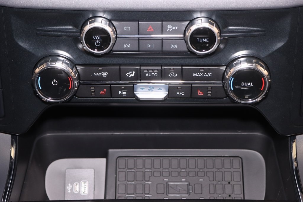 2025 Ford F-150 XLT photo 19