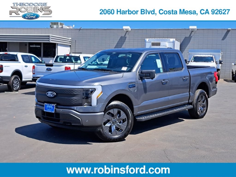 2025 Ford F-150 Lightning Flash