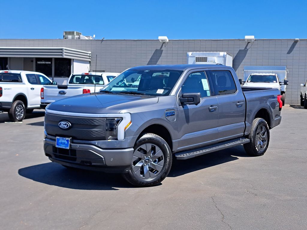 2025 Ford F-150 Lightning photo 2