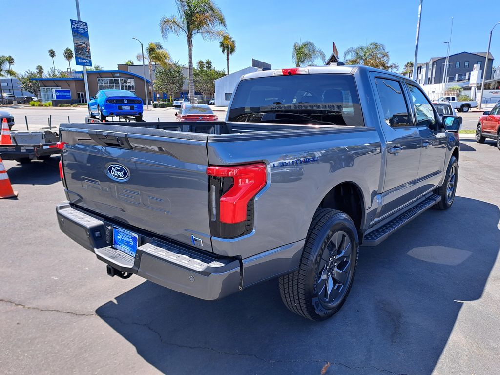 2025 Ford F-150 Lightning photo 4