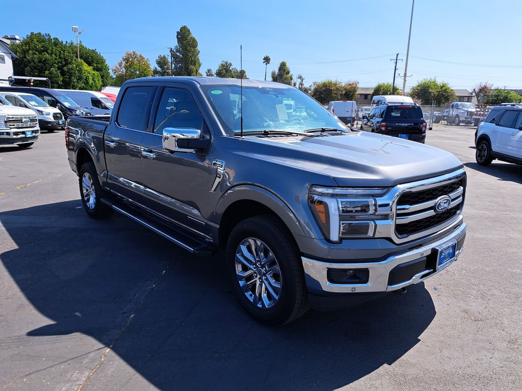 2025 Ford F-150 Lariat photo 3