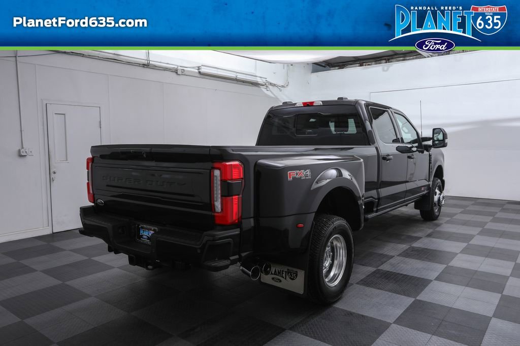 2026 Ford F-350 Platinum photo 2