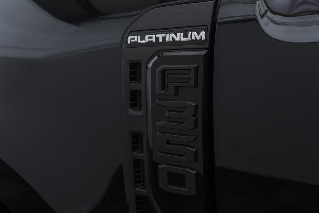 2026 Ford F-350 Platinum photo 4