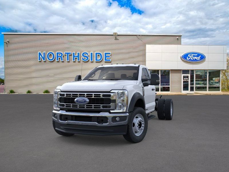 2025 Ford F-550 photo 3