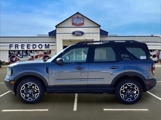 2025 Ford Bronco Sport Outer Banks photo 2