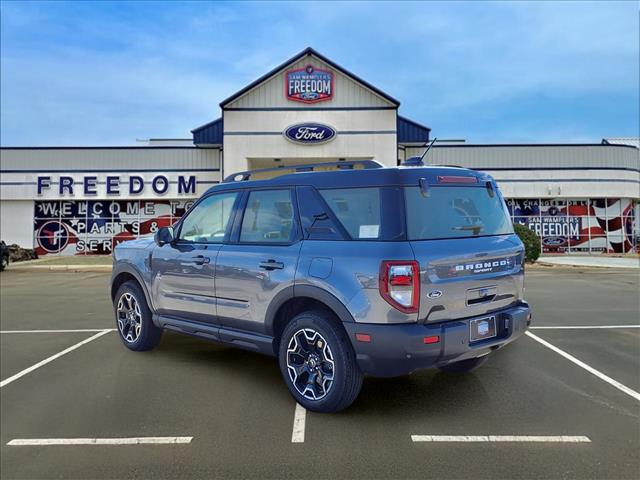 2025 Ford Bronco Sport Outer Banks photo 3