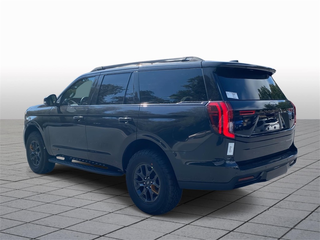 2025 Ford Expedition photo 2