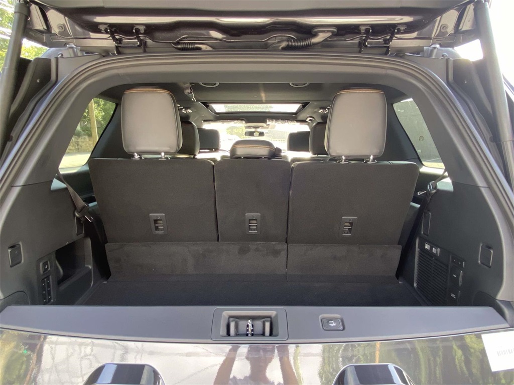 2025 Ford Expedition photo 6
