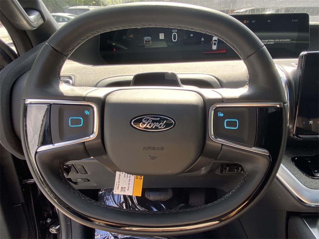 2025 Ford Expedition photo 15