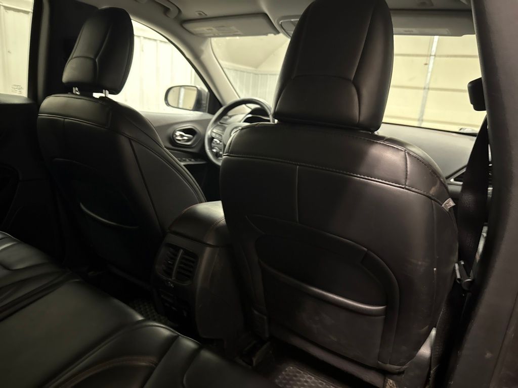 2019 Jeep Cherokee Trailhawk photo 23
