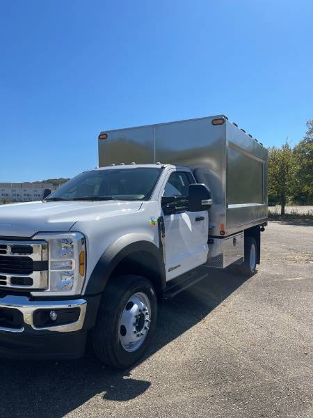 2024 Ford F-550SD XL