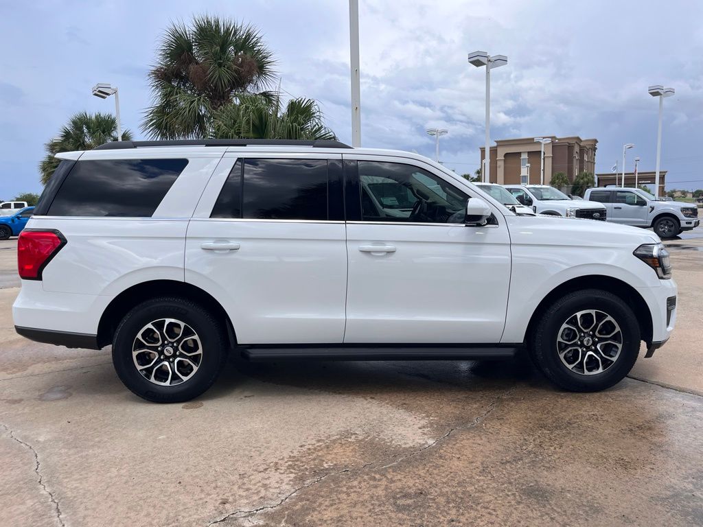 2023 Ford Expedition XLT photo 3