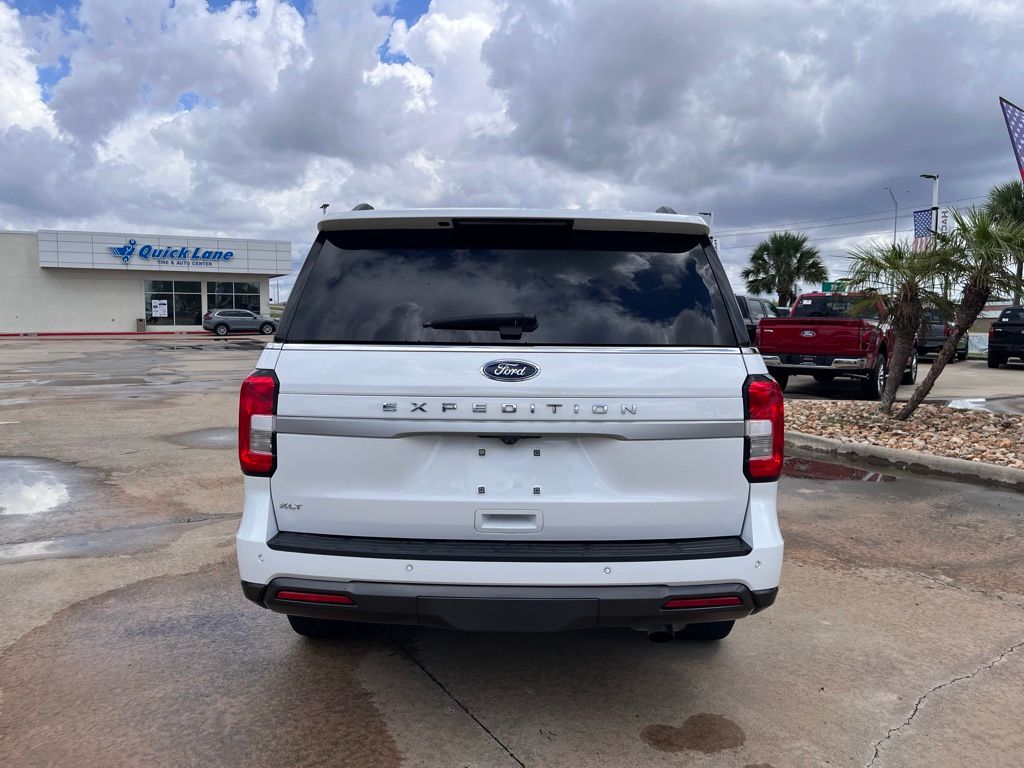 2023 Ford Expedition XLT photo 4