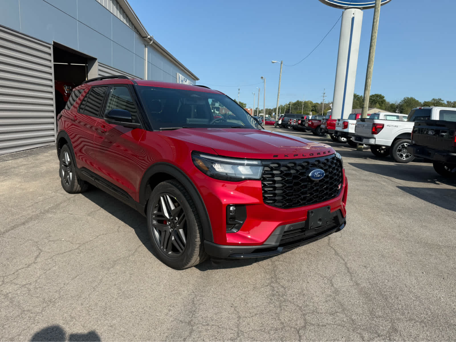 2025 Ford Explorer ST photo 2