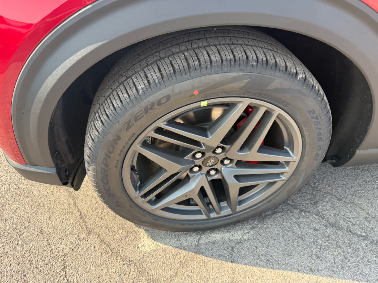 2025 Ford Explorer ST photo 4