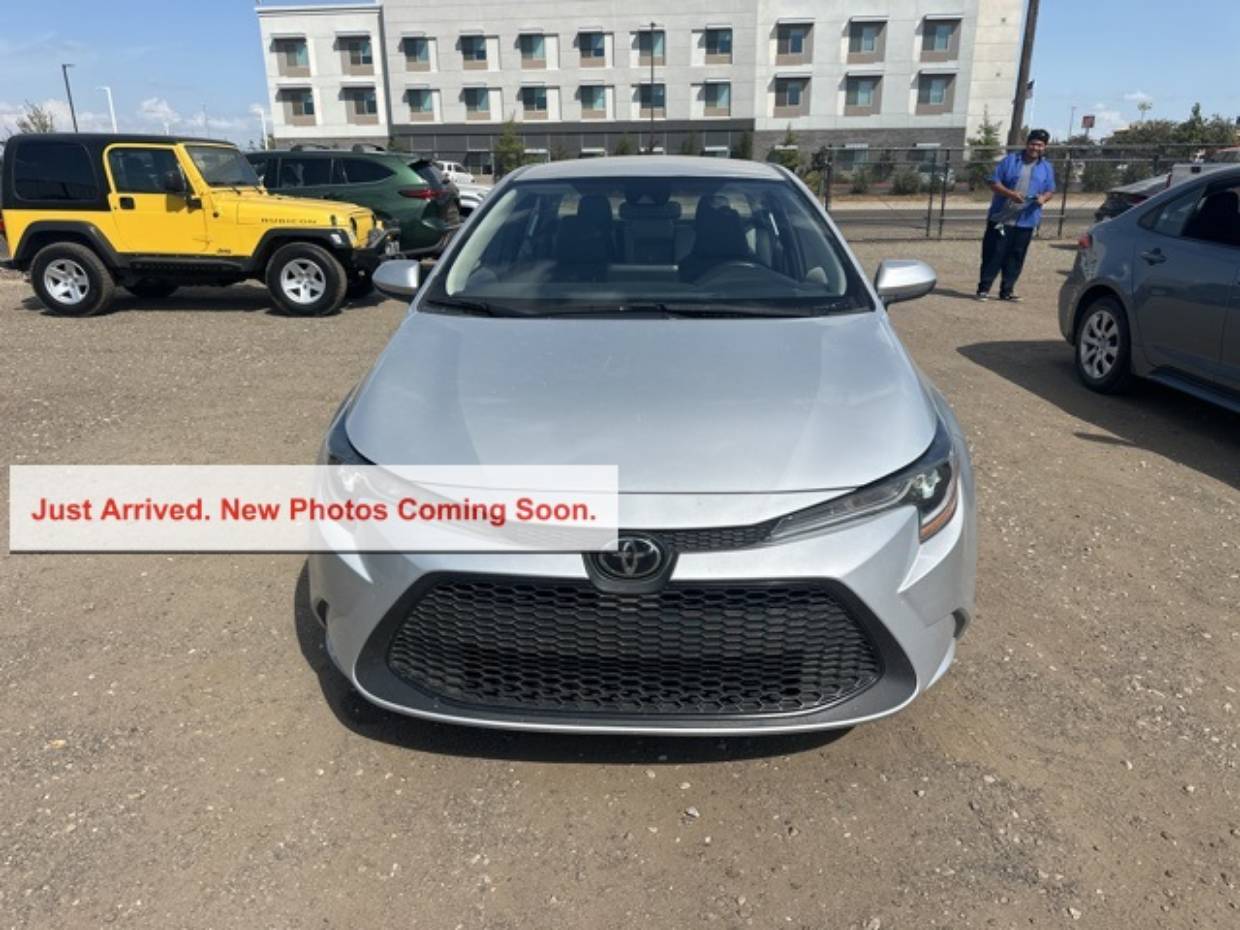 Used 2022 Toyota Corolla LE with VIN 5YFEPMAE6NP318432 for sale in Northfield, Minnesota