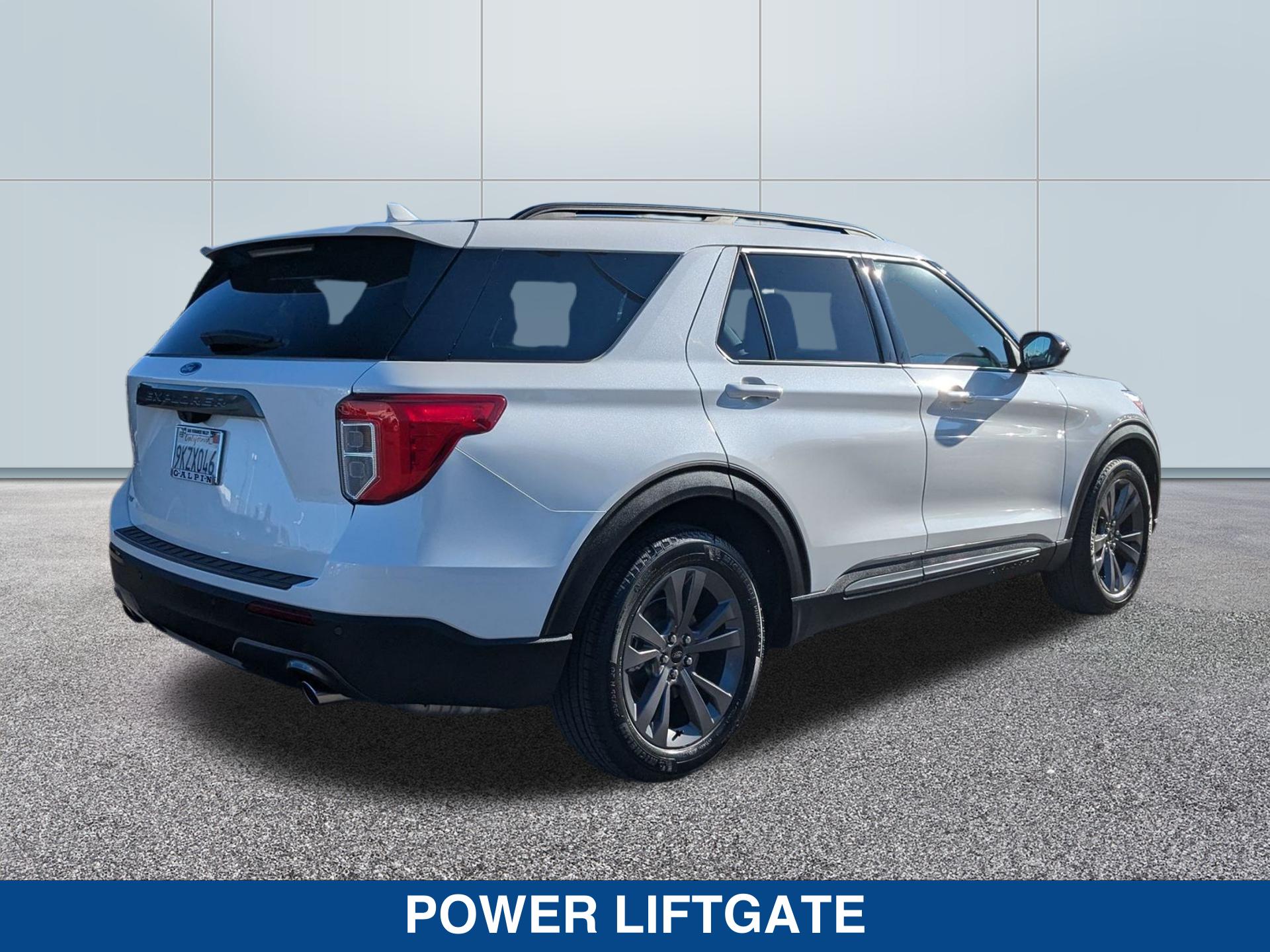 2023 Ford Explorer XLT photo 8