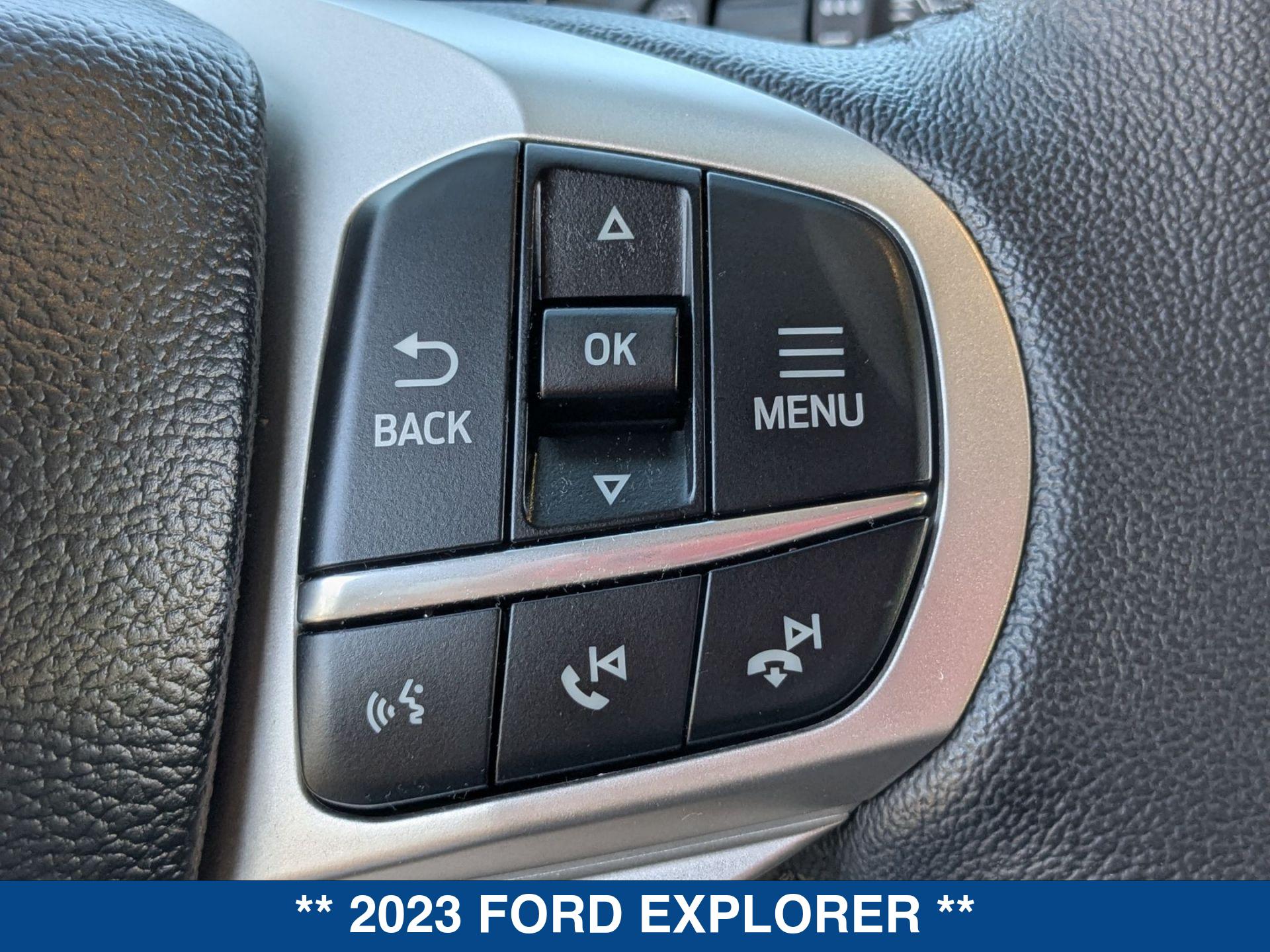 2023 Ford Explorer XLT photo 18