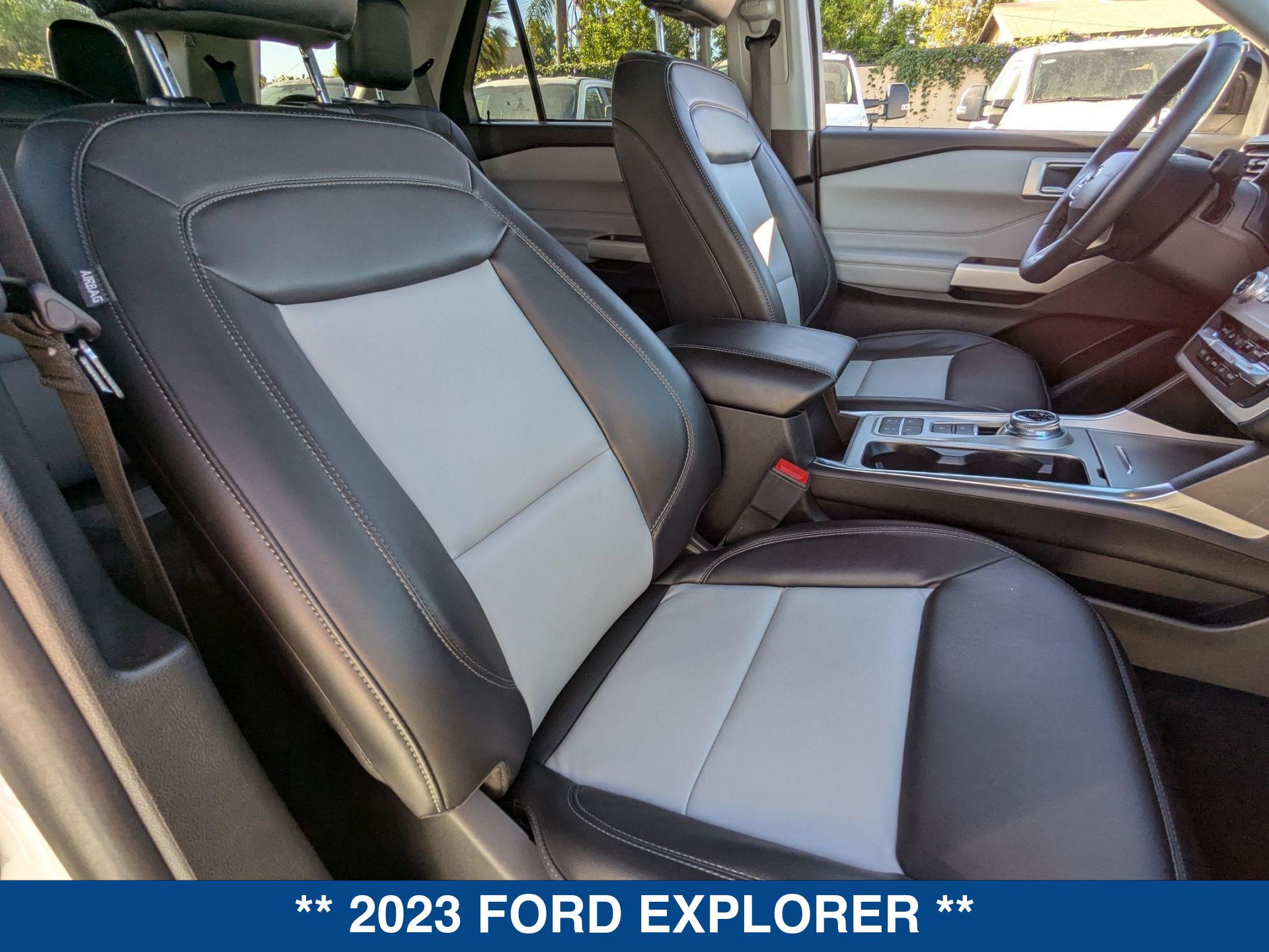 2023 Ford Explorer XLT photo 26