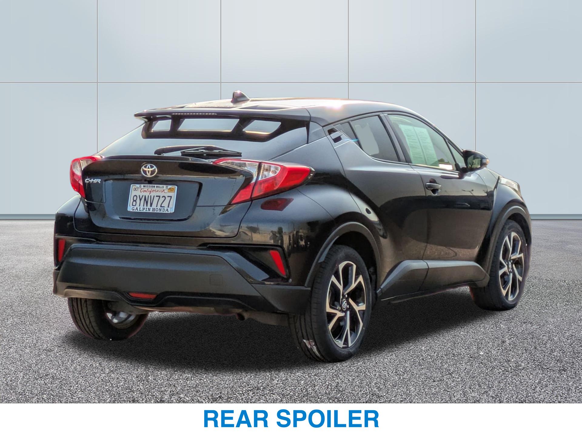 2019 Toyota C-HR XLE photo 5
