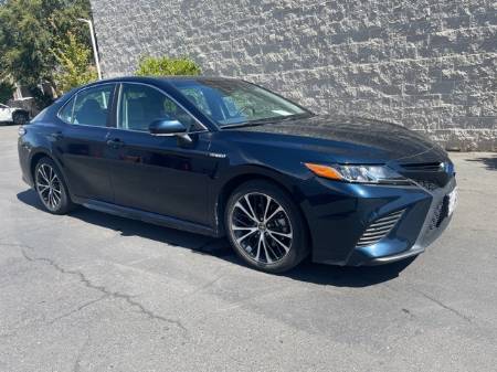 2020 Toyota Camry Hybrid SE